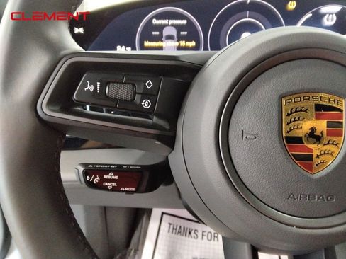 Used 2022 Porsche Taycan image 11