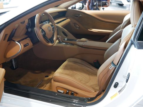 Used 2021 Lexus LC 500 Coupe w/ Sport Package image 4