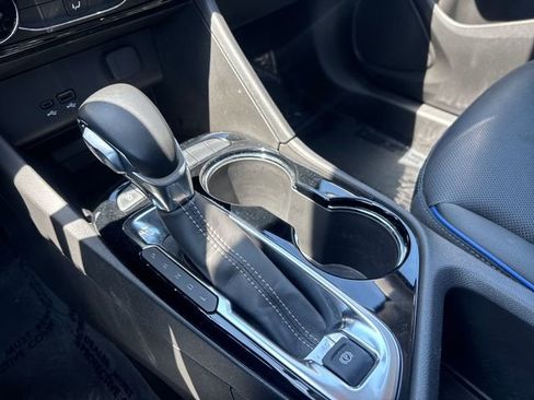 Used 2025 Buick Encore GX Sport Touring FWD image 13