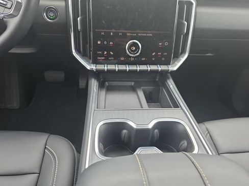 Used 2026 GMC Acadia Elevation w/ Elevation Premium Package FWD image 13