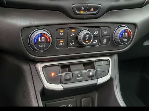 Used 2023 GMC Terrain SLE w/ Driver Convenience Package AWD/4WD image 19