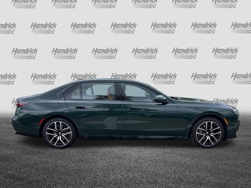 Used 2024 BMW 740i RWD image 11