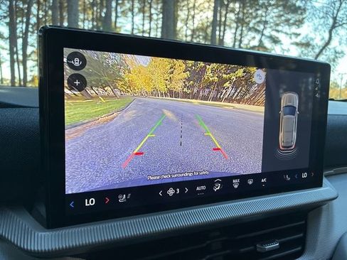 Used 2025 Ford Explorer Active w/ Active Comfort Package image 34