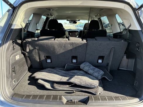 Used 2024 Subaru Ascent Premium w/ Convenience Package image 14