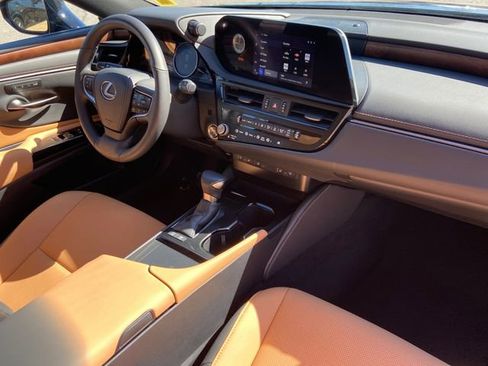 Used 2023 Lexus ES 300h w/ Premium Package image 27