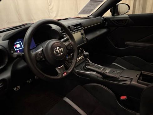 Used 2024 Toyota GR86 Premium RWD image 11