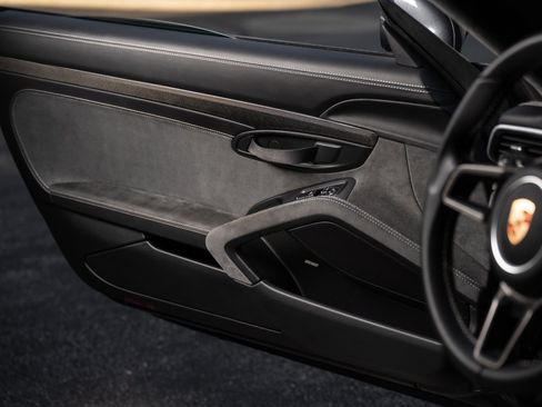 Used 2018 Porsche 911 GT2 RS RWD image 24