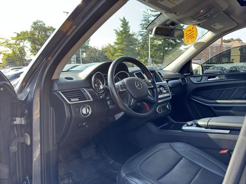 Used 2015 Mercedes-Benz GL 550 4MATIC w/ Accessory Chrome Package image 26