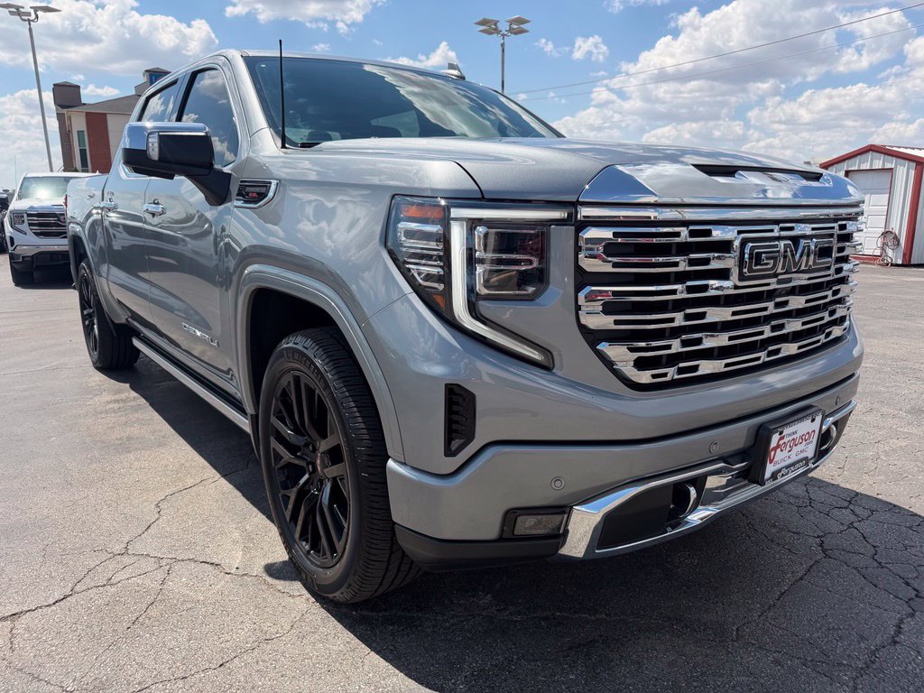 Used 2023 GMC Sierra 1500 Denali w/ Denali Carbonpro Edition AWD/4WD image 5