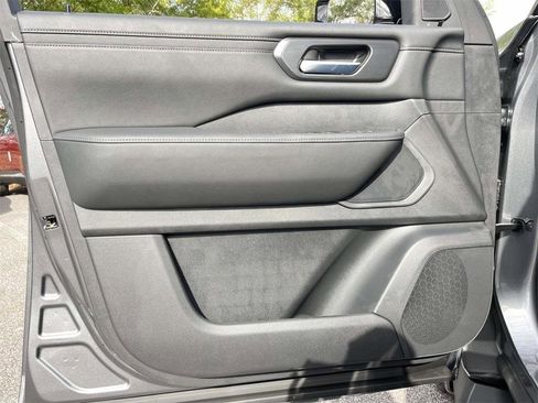 New 2026 Nissan Armada SV image 10