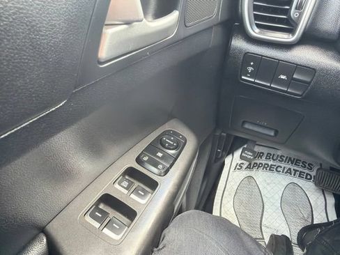 Used 2021 Kia Sportage LX AWD/4WD image 25
