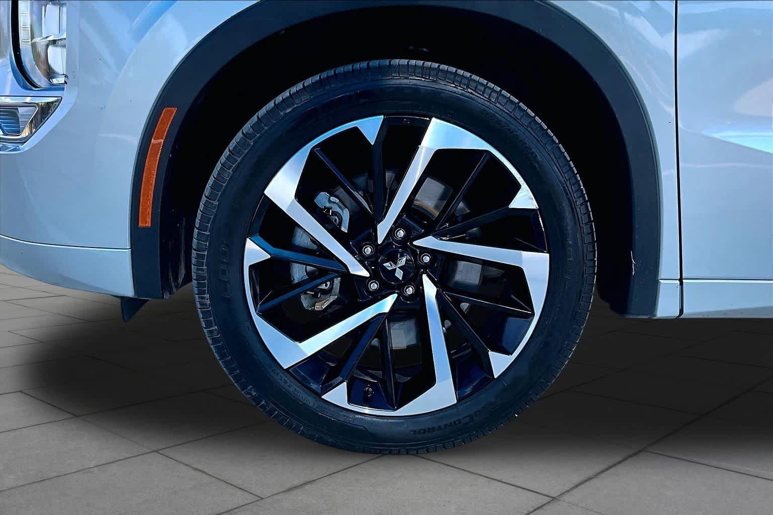 Used 2024 Mitsubishi Outlander SEL FWD image 11
