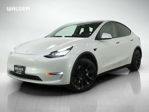 Used 2022 Tesla Model Y Long Range image 1