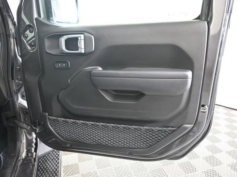 Used 2024 Jeep Wrangler Unlimited Rubicon w/ Dual Top Group AWD/4WD image 12