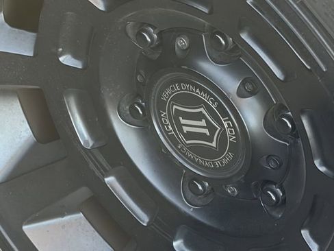 Used 2018 Toyota 4Runner TRD Off-Road image 5