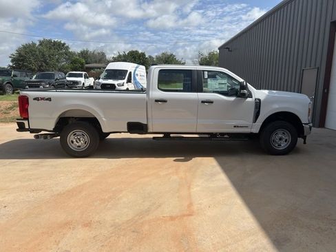 New 2025 Ford F250 XL w/ XL Chrome Package image 9