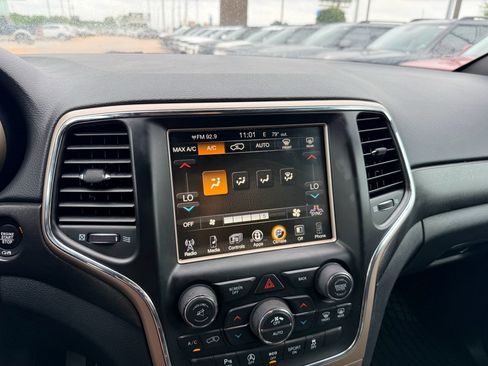 Used 2017 Jeep Grand Cherokee Laredo w/ Quick Order Package 2BE RWD image 19