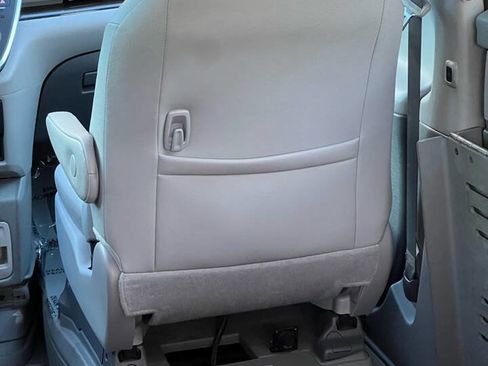 Used 2015 Toyota Sienna XLE Premium image 33