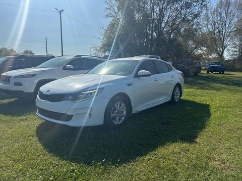Used 2018 Kia Optima LX image 14