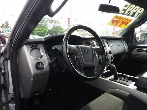 Used 2017 Ford Expedition EL XLT AWD/4WD image 6