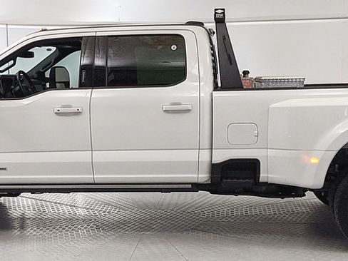 Used 2026 Ford F450 Platinum w/ FX4 Off-Road Package AWD/4WD image 5