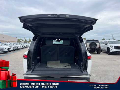 Used 2023 Rivian R1S Adventure image 16