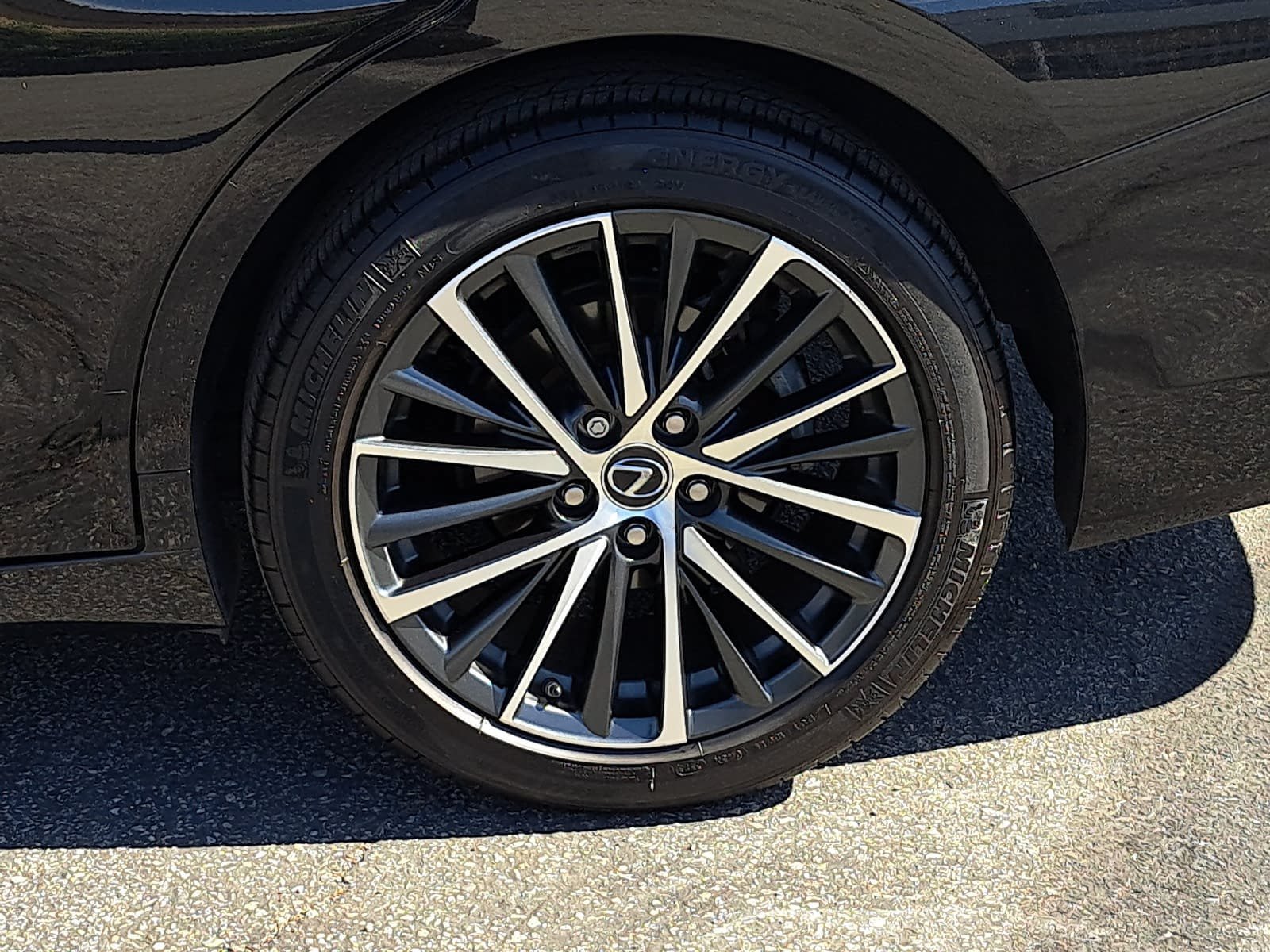 Used 2024 Lexus ES 300h w/ Premium Package FWD image 35