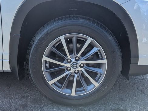 Used 2018 Toyota Highlander XLE AWD/4WD image 63
