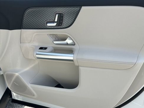 Certified 2025 Mercedes-Benz GLA 250 image 16