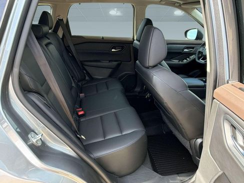 Used 2023 Nissan Rogue SV w/ SV Premium B Package FWD image 29