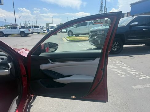 Used 2018 Honda Accord Touring image 28