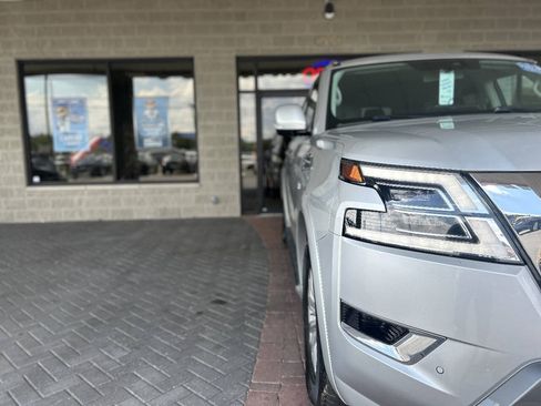 Used 2021 Nissan Armada SV AWD/4WD image 25