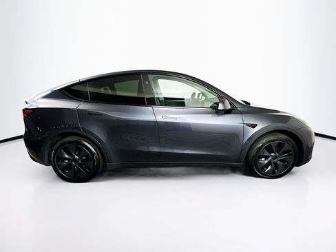 Used 2024 Tesla Model Y Long Range image 10