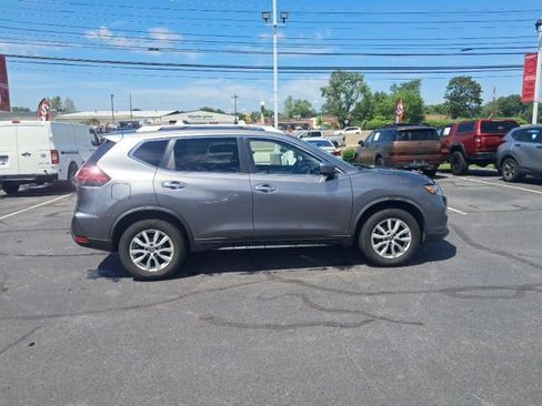 Used 2018 Nissan Rogue SV w/ Premium Package AWD/4WD image 4