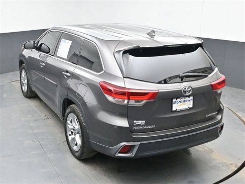 Used 2017 Toyota Highlander Limited image 41