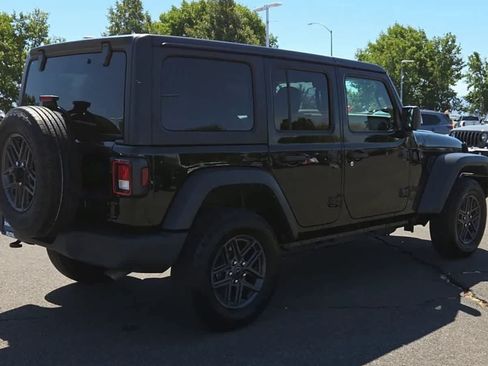 Used 2025 Jeep Wrangler Unlimited Sport AWD/4WD image 8