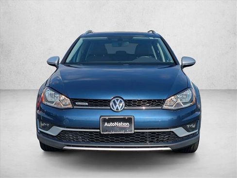 Used 2017 Volkswagen Golf Alltrack SE AWD/4WD image 2