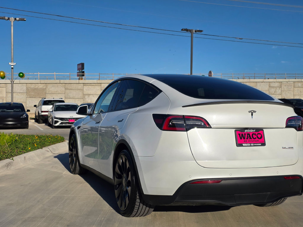 Used 2022 Tesla Model Y Performance AWD/4WD image 9