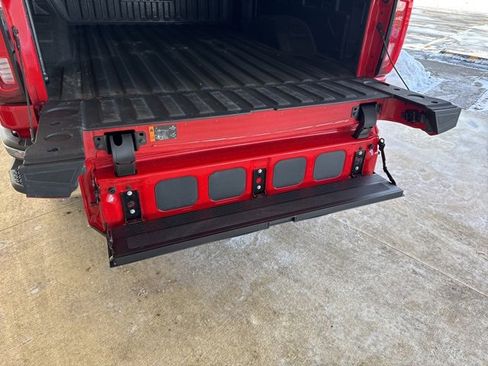 Used 2023 GMC Sierra 2500 SLT w/ SLT Premium Package image 31