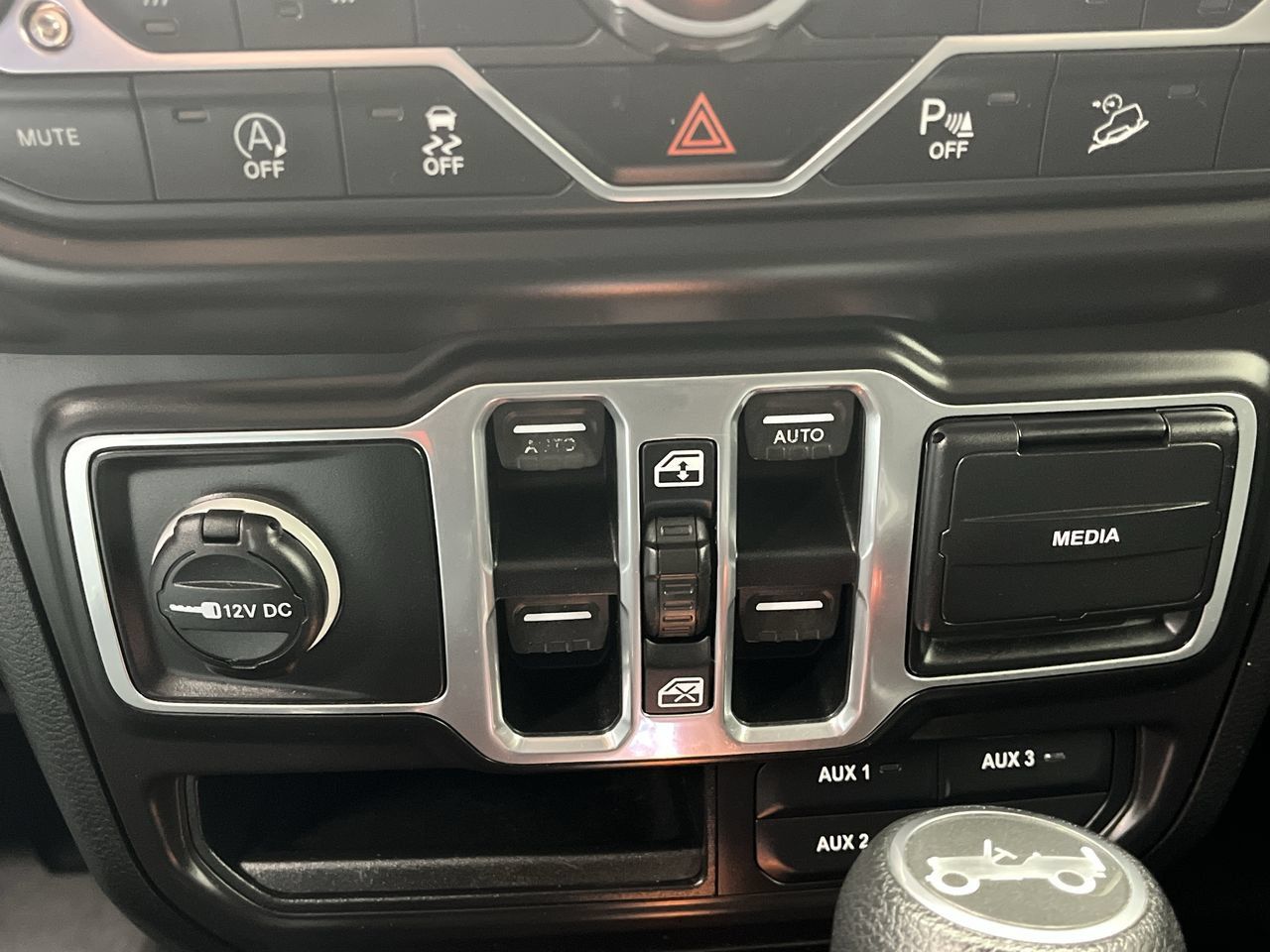 Used 2018 Jeep Wrangler Unlimited Sport S AWD/4WD image 21