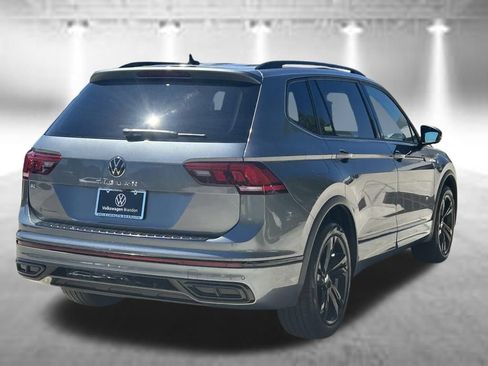 Certified 2023 Volkswagen Tiguan SE R-Line FWD image 5