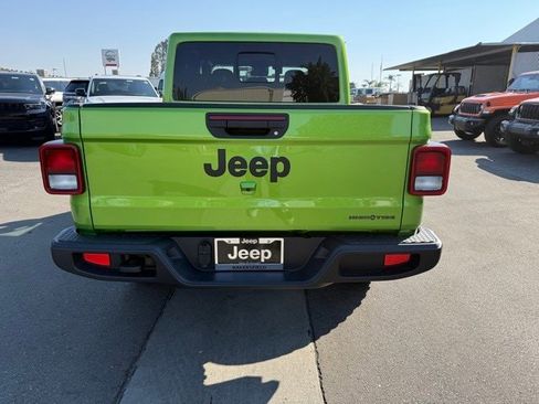 New 2025 Jeep Gladiator Sport image 6