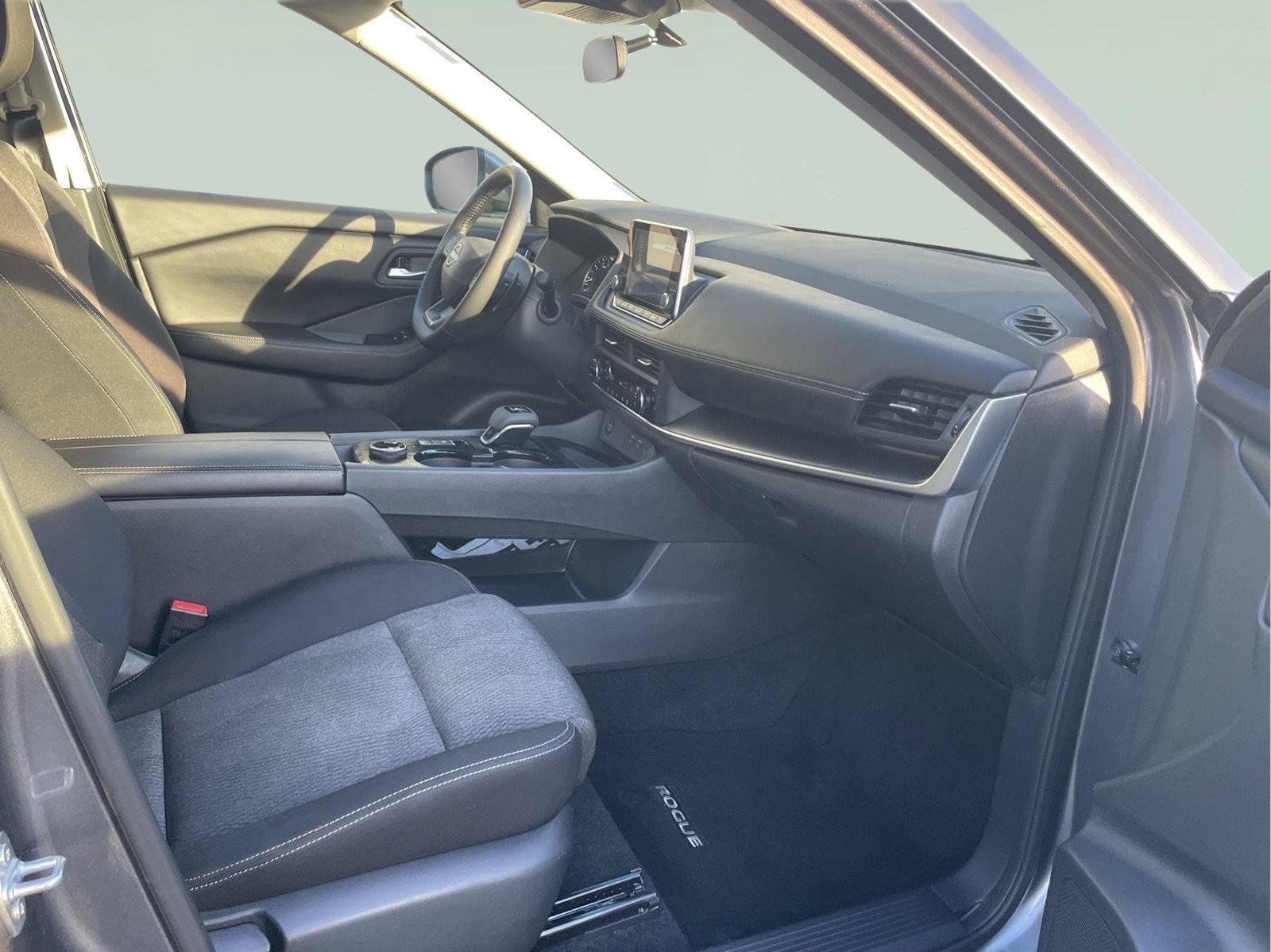 Used 2026 Nissan Rogue SV AWD/4WD image 23