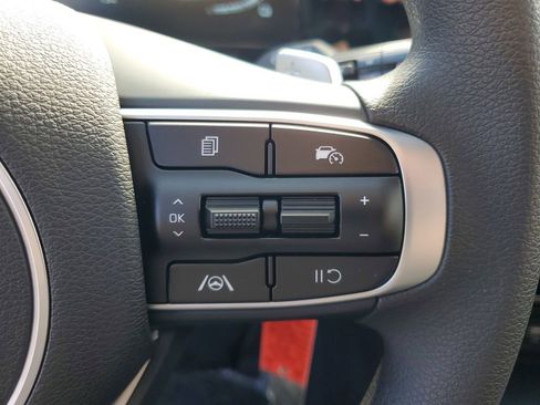 New 2025 Kia Sportage LX image 12
