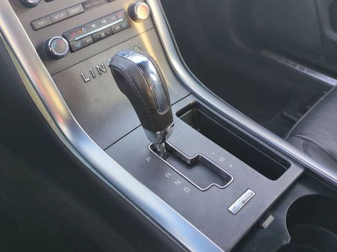Used 2009 Lincoln MKS AWD image 33