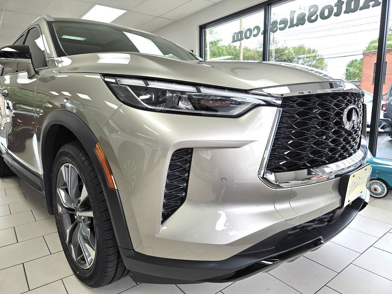 Used 2024 INFINITI QX60 Luxe w/ Performance Audio Package AWD/4WD image 15