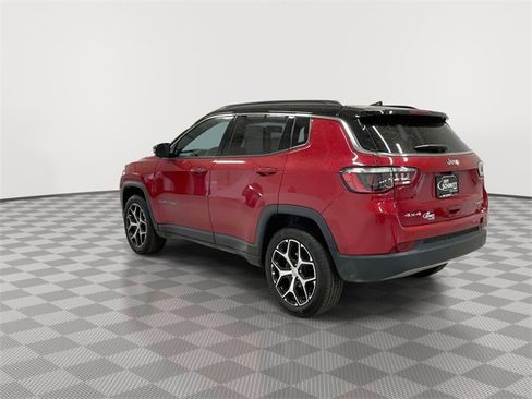 Used 2024 Jeep Compass Limited image 7