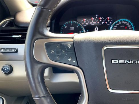 Used 2017 GMC Yukon Denali RWD image 23