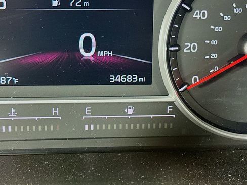 Used 2023 Kia Sorento LX image 33