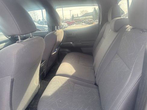 Used 2016 Toyota Tacoma SR image 10